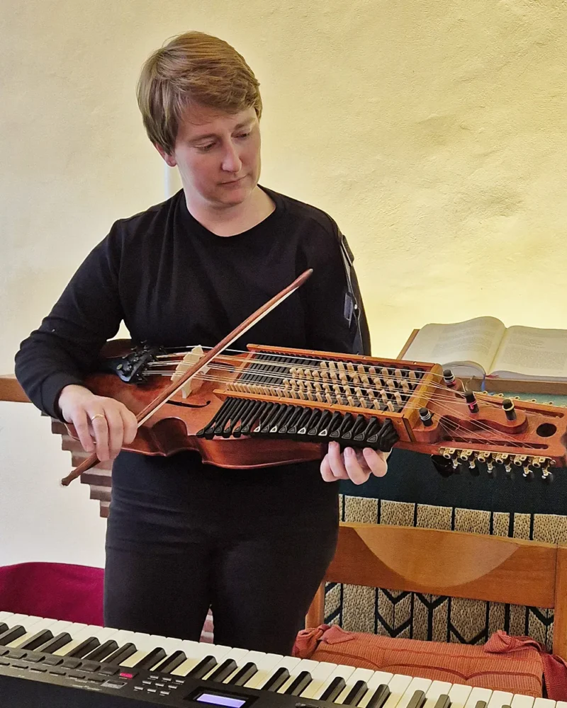 Kelsey - Lovely Madness Band - Irish Traditional Music